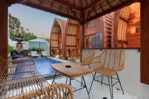 Luh Adi Villa 1, Balinese Wooden House in Uluwatu