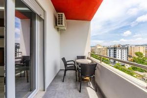 Beachside Modern Apartment