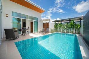 Family villa with Private swimming pool Phuket