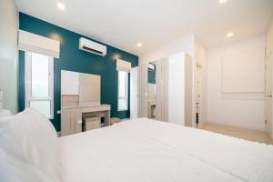 Family villa with Private swimming pool Phuket