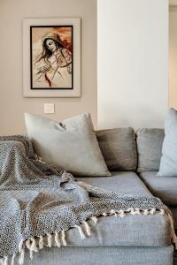 Bright 2bed in Sea Point w Sea Views Helio Haven