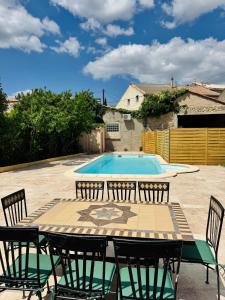 Villa avec piscine chauffée et jacuzzi