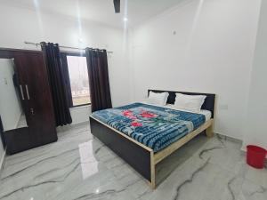 Affordable Non-AC Room Near IIM