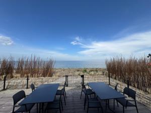 Enkhuizer Strand BeachHouse Deck Acht mit Zaun Nr 408