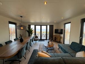 Enkhuizer Strand BeachHouse Deck Acht mit Zaun Nr 408