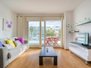 Apartamento con Piscina y Parking en Santa Margarita, Roses - Ideal Familias - ES-228-95