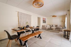 Chalet de lujo en Cala Lanuza con vistas al mar