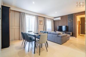 3BR Designer Stay with Outdoor Space, WIFI & AC by 360 Estates