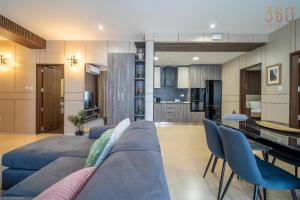 3BR Designer Stay with Outdoor Space, WIFI & AC by 360 Estates