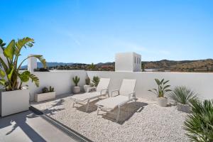 Marbella Dunes Penthouse - Brand NEW, Splendid ROOFTOP, Pool & Sea View