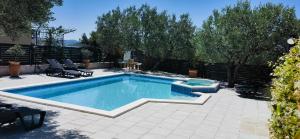 Apartments and Rooms Rogić (Karlo)