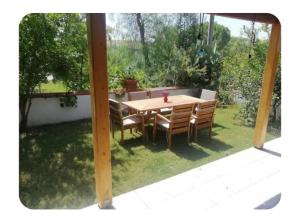 Seferihisar İz Tur sitesinde özel plajlı villa