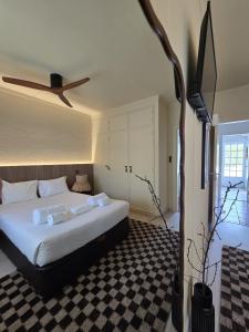 Sesimbra Stylish Villa by Homing