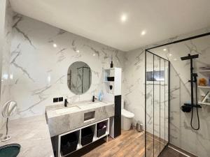 Villas Magnifique villa , piscine ,hamam pres des plages : Villa