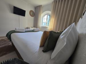 Sesimbra Stylish Villa by Homing