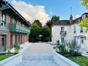 B&B / Chambres d'hotes LA DEMEURE : photos des chambres