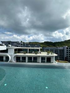 Utopia Naiharn Beach B16