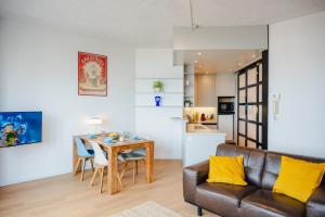 Apartment - frontal sea view