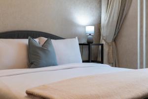 Lux BnB I Souk Al Bahar I Burj Khalifa Views