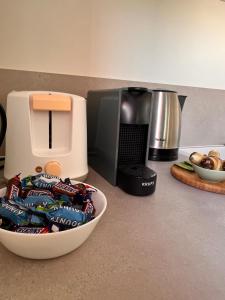 Appartements Les Agnettes - Paris Metro - Wifi - Parking - Tout equipe : photos des chambres