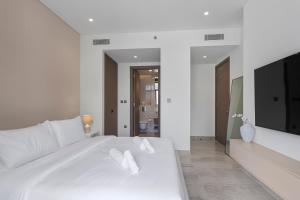 Lavish 1-Bedroom with Burj Khalifa view in Peninsula