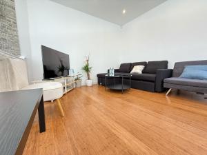 Nice Bell street 2 bedroom flat A