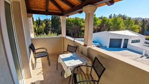 Leana Apartments , island of Brač