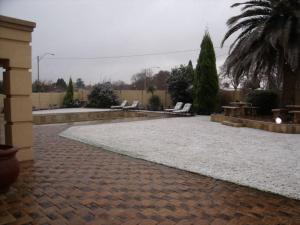 African Crest Guest House