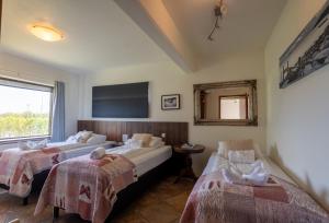 Standard Triple Room room in Hotel Skogar