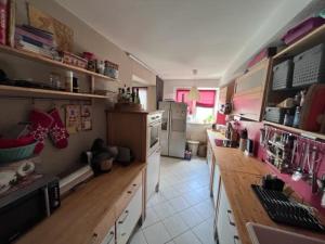 Zentrale, helle Wohnung mit Balkon! Ideal für Messe, Business und Städtereise