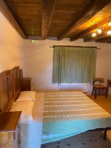 Großes Doppel-/Zweibettzimmer