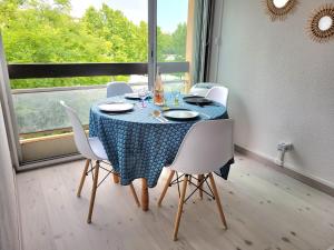 Grand studio cabine 4 personnes Clim Très bien situé