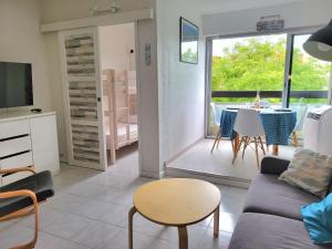 Grand studio cabine 4 personnes Clim Très bien situé