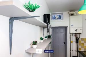 BauHaus 4 Bedroom House By AltoLuxoExperience Short Lets & Serviced Accommodation With Free Parking