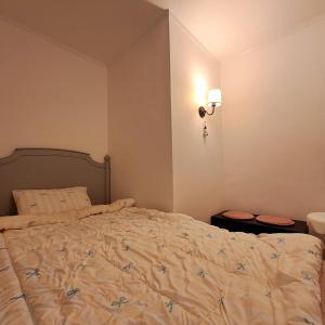 Gwangalli Yellow Door