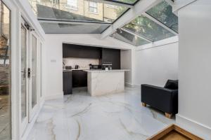 Luxury Modern 2-Bed Flat in Chic Chelsea