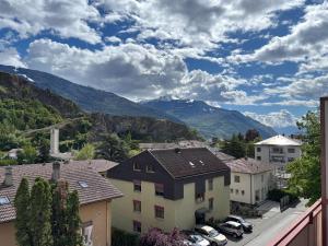 Bright flat in Sion
