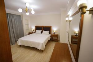 Chic 3-BR Apartment - Near City Stars