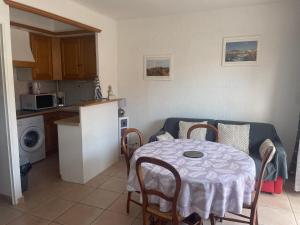 Studio à Sanary-Sur-Mer avec balcon à 200m du port