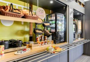 Hotels B&B HOTEL Narbonne 1 : photos des chambres
