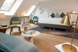 Junior Suite room in Drawing Hotel