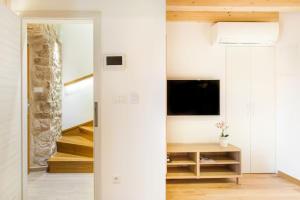 Explore the Historic City Center from a Remodeled Apartment