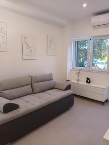 Beach studio KATE - Wake up to the sea, terrace, garden & parking, Murter - Dalmatia