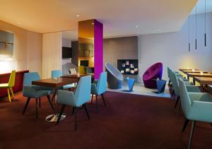 Junior Suite, Junior Suite, 1 King room in Sheraton Hannover Pelikan Hotel