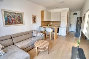 Twin Towers LT Luxury