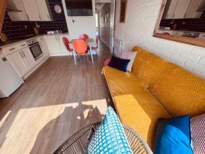 Surf n Sands in Porthtowan Beachfront Apartment