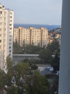 Sejours chez l'habitant Private Room-3 in HANNANA Apartment- 2 min walk To Tram 12 min to Nice train station 15 min to Massena Place : photos des chambres