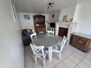 Maisons de vacances Maison calme proche plage avec jardin clos, parking prive & barbecue – L'Epine - FR-1-224B-221 : photos des chambres
