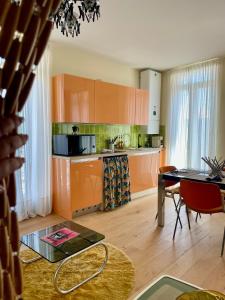 Appartements L-italien retro a deux pas des halles, clim, wifi : photos des chambres