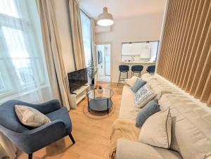 Central Budapest Boutique Blue Gem